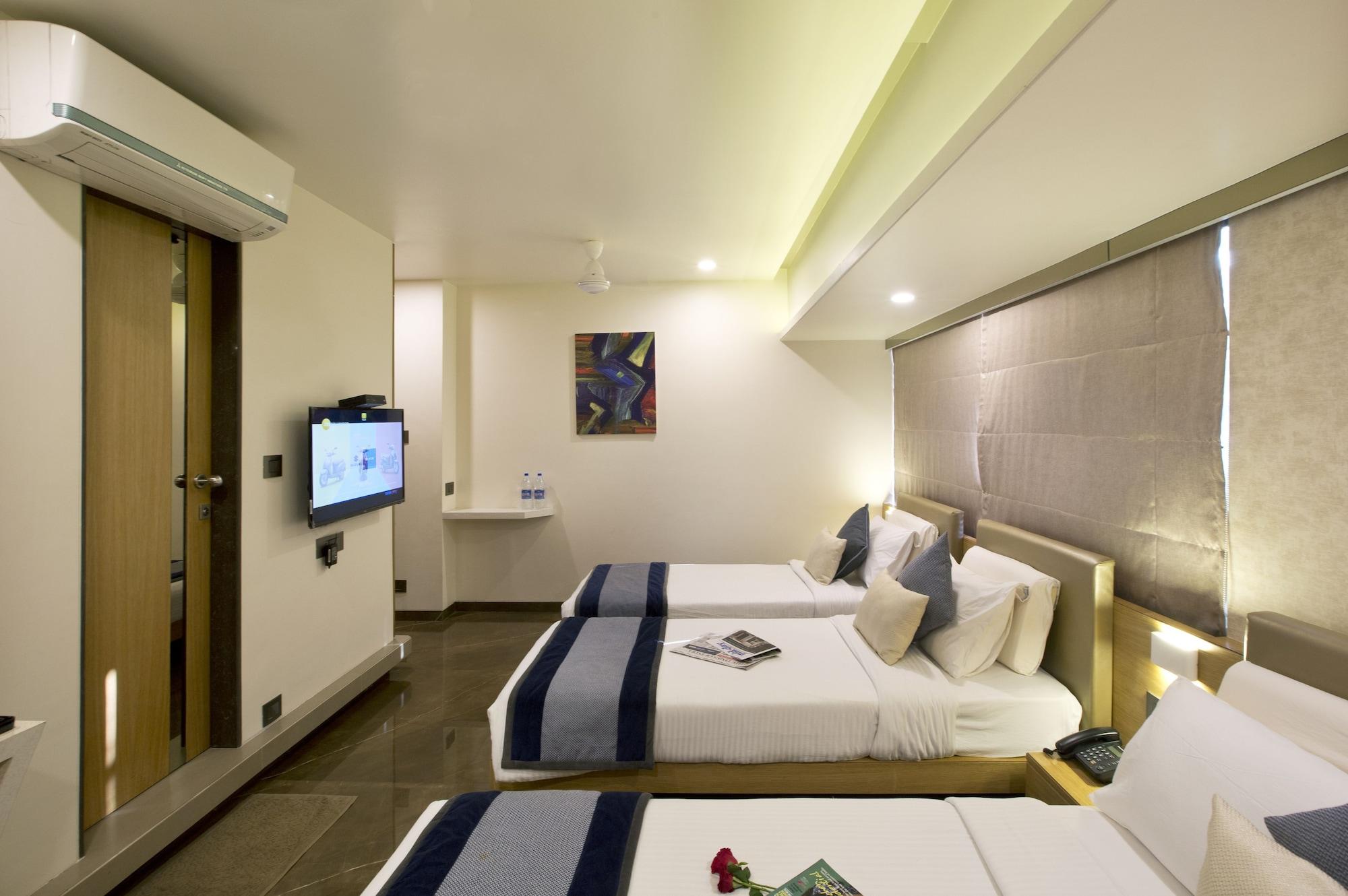 Hotel Planet Residency Мумбай Екстериор снимка
