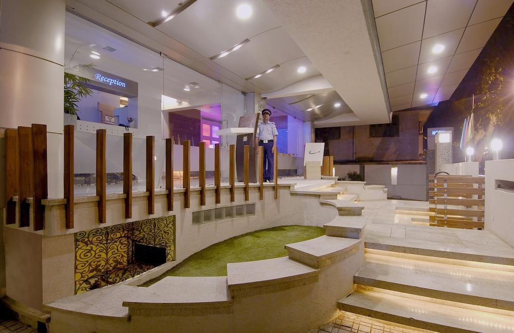 Hotel Planet Residency Мумбай Екстериор снимка