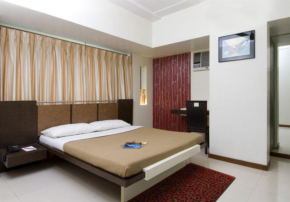 Hotel Planet Residency Мумбай Екстериор снимка
