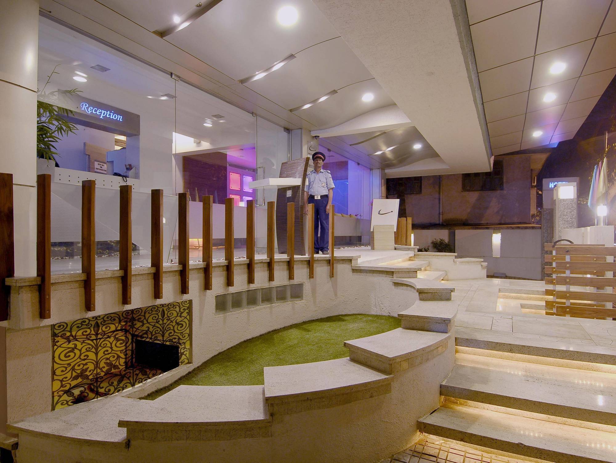 Hotel Planet Residency Мумбай Екстериор снимка