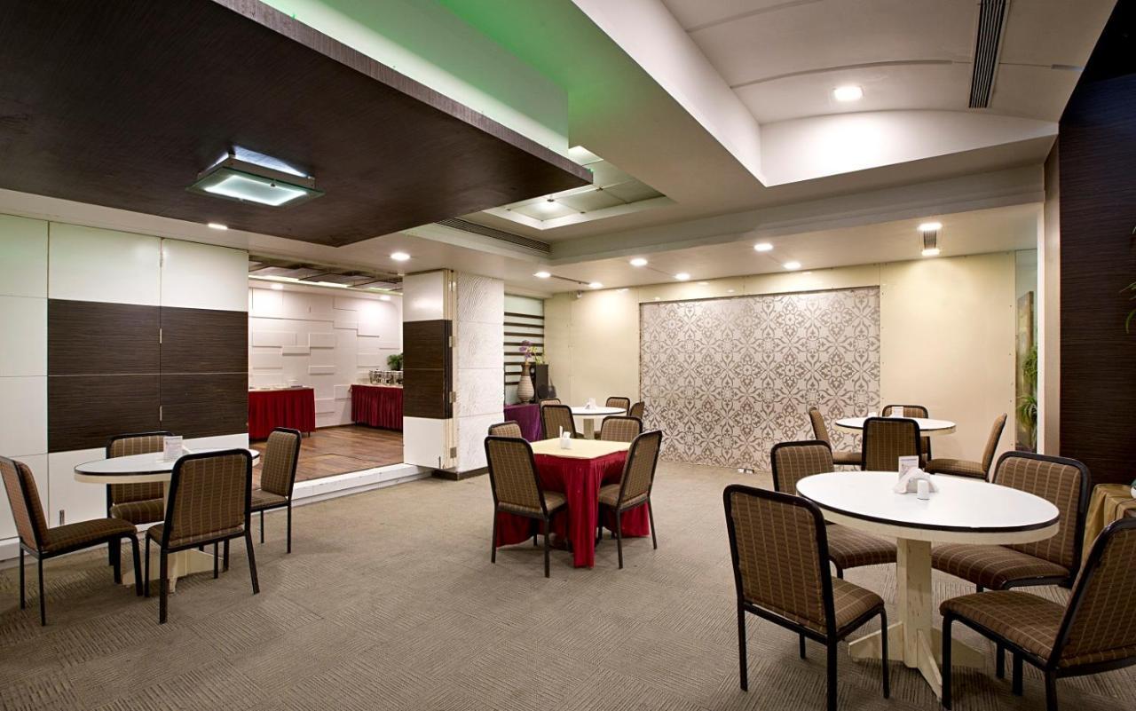 Hotel Planet Residency Мумбай Екстериор снимка