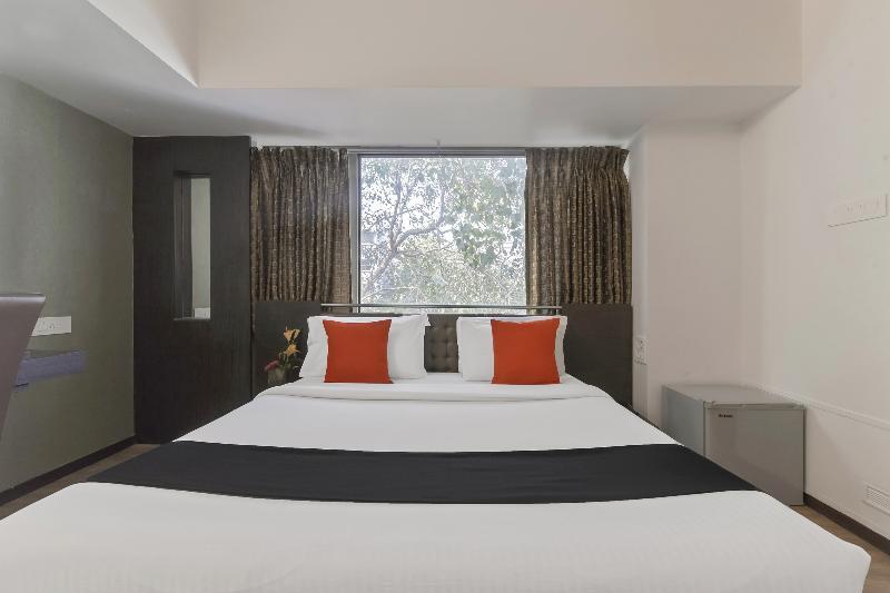 Hotel Planet Residency Мумбай Екстериор снимка